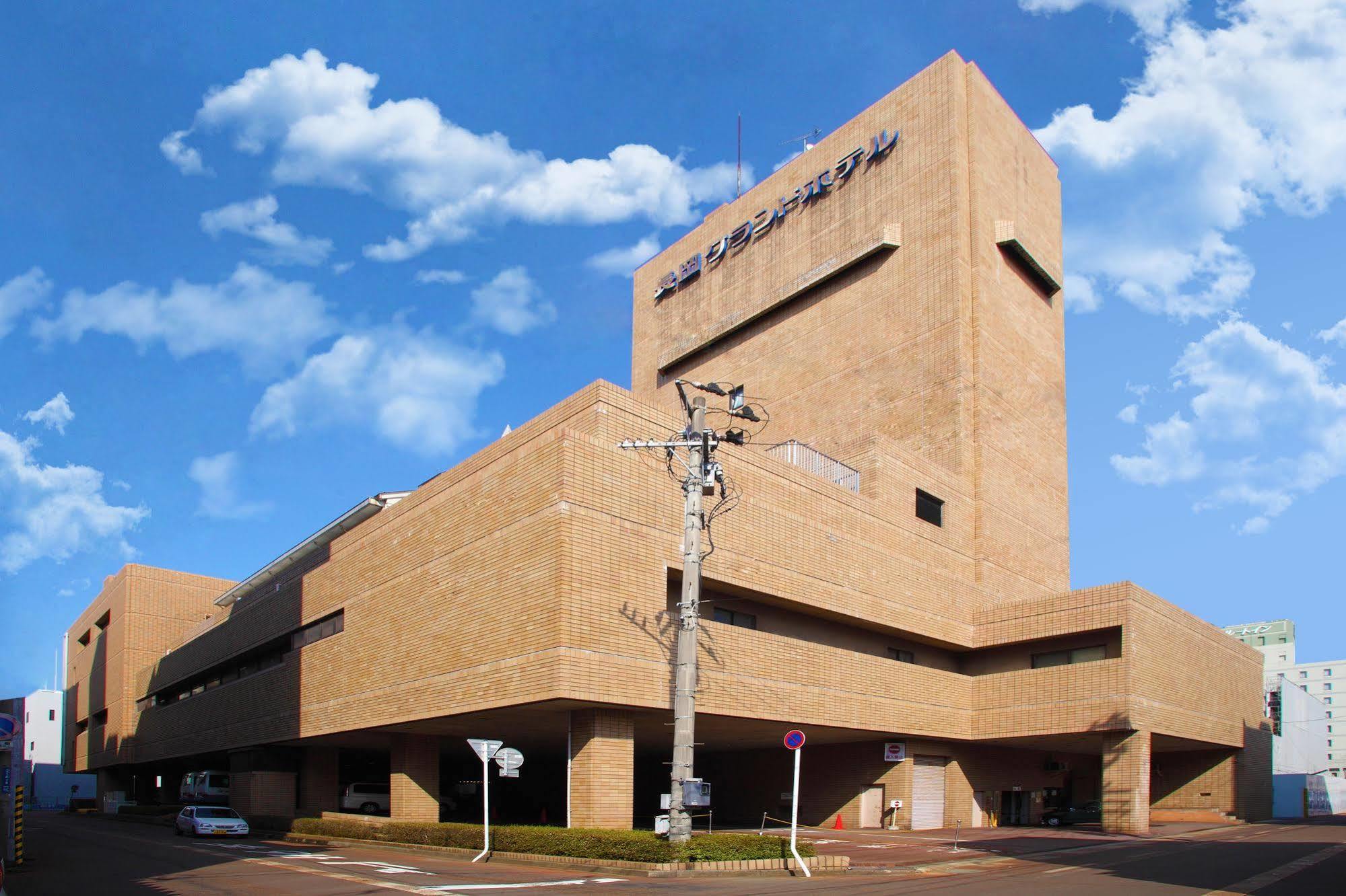 Nagaoka Grand Hotel Bagian luar foto